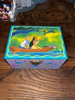 Vintage Disney 1990’s Pocahontas Wind Up Music Jewelry Box Around the River Bend